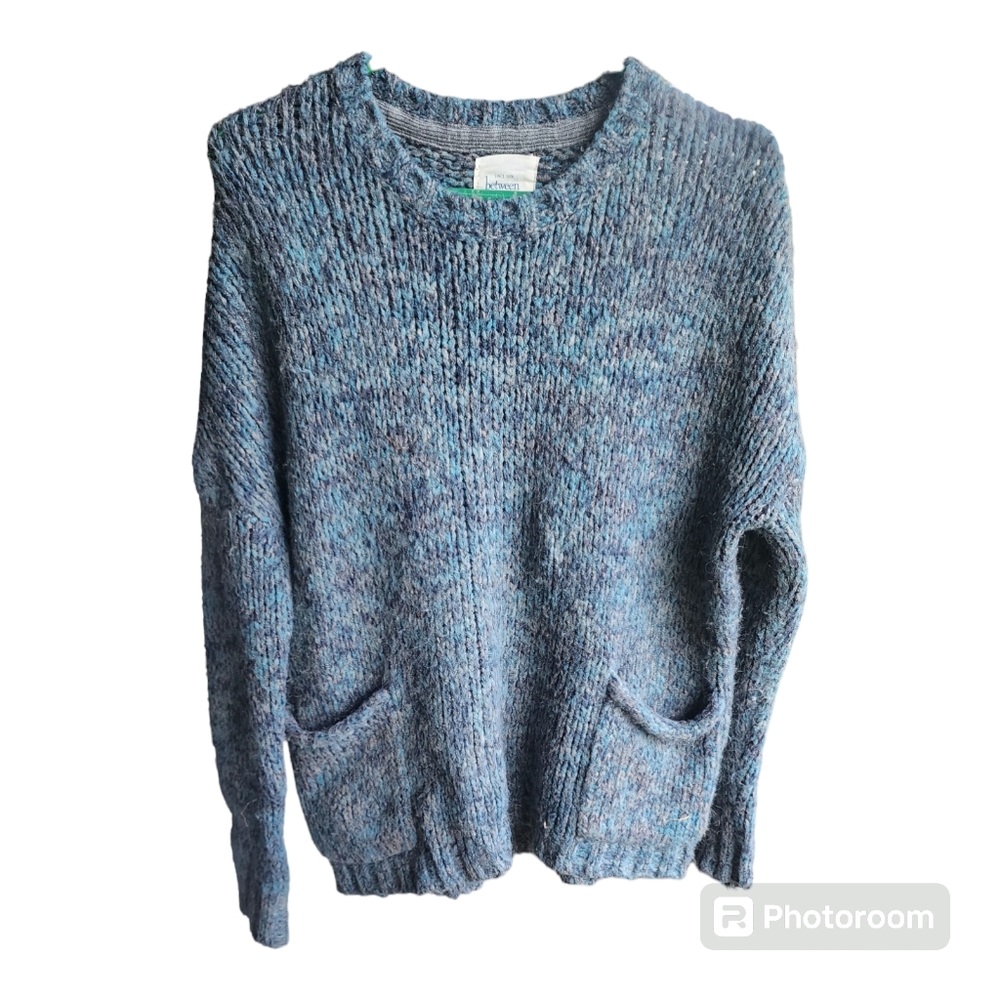 Between Me & You Sweater Size Medium